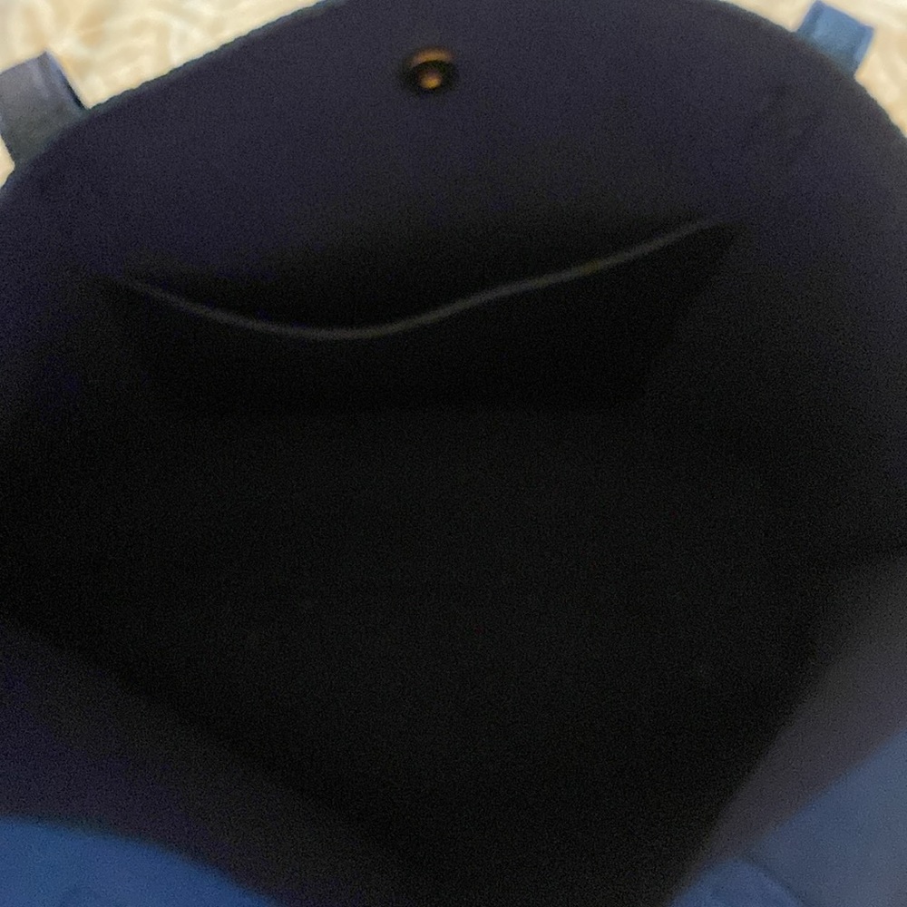 Tote Style Purse - Picture 4 of 4